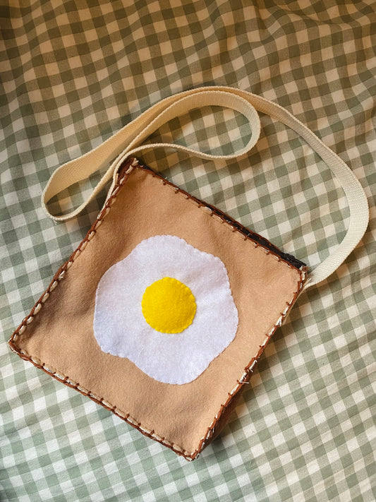 Kid’s Bag (fried egg on toast)